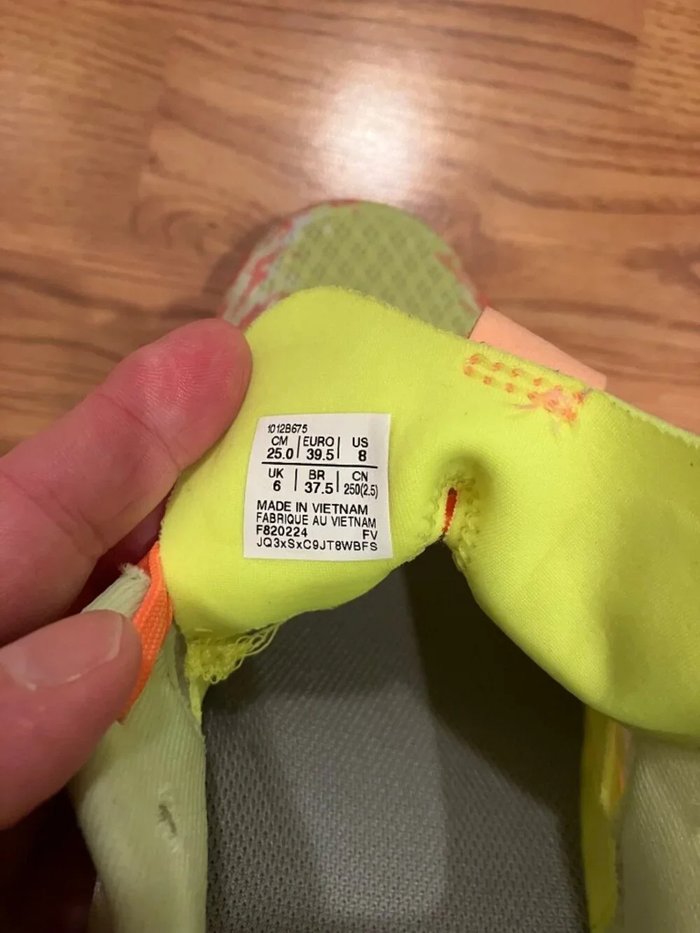 ASICS Gel NOOSA Tri 16 Running shoes -Yellow/Cool Matcha Womans sz 8